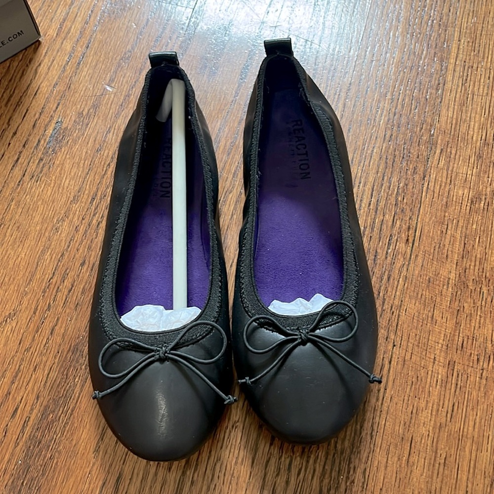 Bow on the front and very nice dress shoes